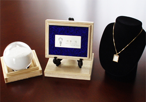 お墓不要の手元供養（自宅供養）！エターナルジャパン┃遺骨プレート